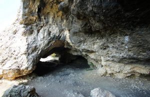 Грот Дуруитоаря Веке: древнейшее поселение Молдовы привлекает внимание