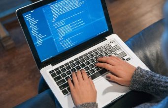 Эксперты объяснили, почему в Молдове самые высокие зарплаты в IT, а самые низкие — в агросекторе