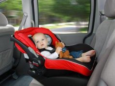 В Молдове с начала года оштрафовали 800 водителей за перевозку детей без автокресел