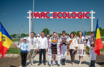 В Дрокиевском районе прошел фестиваль по случаю Дня национального костюма