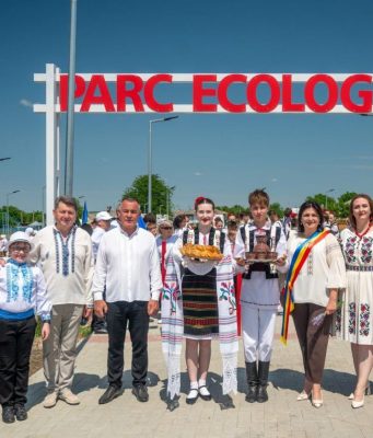 В Дрокиевском районе прошел фестиваль по случаю Дня национального костюма