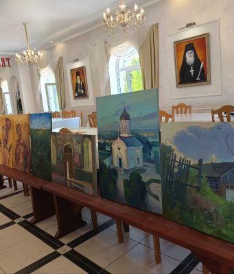 В Кицканском монастыре представили выставку живописи «КамАрт»