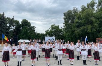 Бельцы с размахом отметил День народного костюма