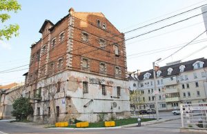 В Кишинёве продолжается реставрация памятника архитектуры «Красная мельница»