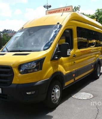 В Молдову поступили 10 школьных микроавтобусов для учащихся, включая детей с ограниченными возможностями