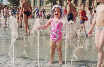 Купание в фонтанах — риск для здоровья, предупреждают специалисты