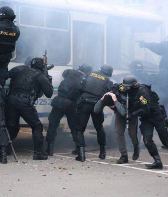 Полиция Fulger провела тактические учения с бронетехникой в Штефан-Водэ