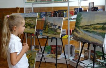 Международная выставка «Искусство, объединяющее континенты» открыта в Кишинёве