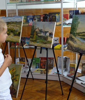 Международная выставка «Искусство, объединяющее континенты» открыта в Кишинёве