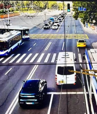 В Кишинёве обновили разметку на оживлённом перекрёстке: полиция призывает к осторожности