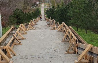 Символ Резины: лестница на 424 ступени требует срочного ремонта