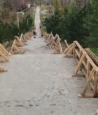 Символ Резины: лестница на 424 ступени требует срочного ремонта