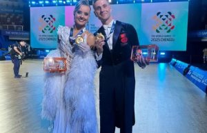 Молдавские танцоры завоевали золото на Всемирных играх в Китае Молдавские спортсмены Анастасия Глазунова и Алексей Глухов выиграли золотую медаль на Всемирных играх 2025, которые проходят в Китае. Об этом 10 августа сообщило Министерство культуры и спорта Республики Молдова. Победа была одержана в соревнованиях по спортивным танцам, где дуэт показал высший результат среди участников из десятков стран. Ведомство поздравило спортсменов с историческим достижением и отметило, что их успех стал значимым вкладом в популяризацию молдавского спорта на международной арене.