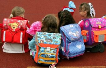 В Молдове родители стали заранее покупать школьные рюкзаки, уделяя внимание здоровью детей