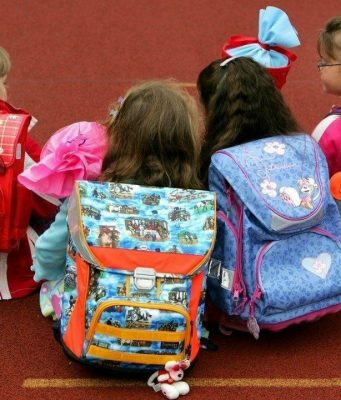 В Молдове родители стали заранее покупать школьные рюкзаки, уделяя внимание здоровью детей