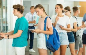 Абитуриенты штурмуют столичные лицеи, а в сёлах — нехватка желающих