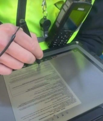 Полиция Молдовы оцифровывает работу: протоколы на месте с планшетов