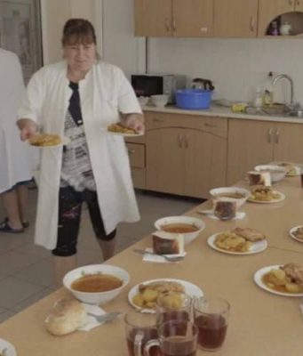 В Басарабяске возобновила работу социальная столовая при центре „Recunoștința“