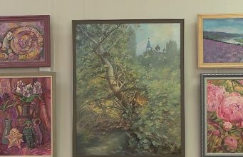 В Рыбнице открылась персональная выставка художницы и медсестры Елены Пименовой