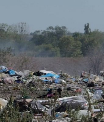 В Басарабяске жители требуют переноса мусорного полигона из-за месяца тления отходов