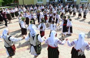 В Лозове прошёл Фестиваль лозы: традиции, искусство и музыка для всех поколений