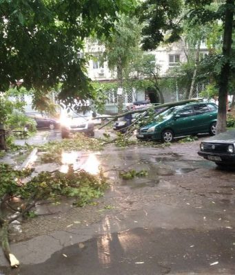 Кишинёв ликвидирует последствия затяжных дождей