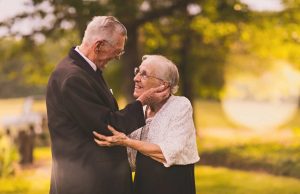 В Молдове супругам и столетним гражданам выплатили финансовую поддержку за юбилеи