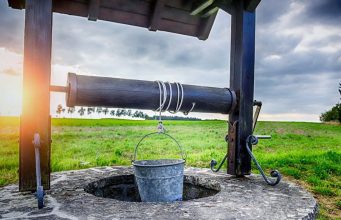 Эксперты: вода более чем в половине сельских колодцев Молдовы опасна для здоровья