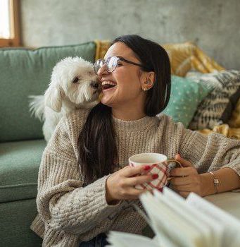 Собаки чувствуют стресс человека по запаху