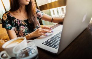 Молдаване всё чаще заказывают товары на зарубежных площадках