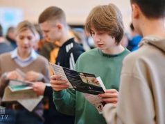 Абитуриенты платят за подачу документов и учебу – итоги приема в вузы