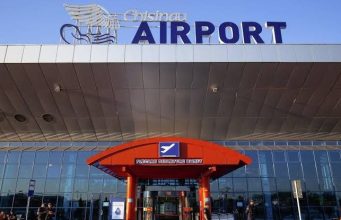 Из-за наплыва пассажиров аэропорт Кишинёва просит приезжать на ночные и утренние рейсы минимум за три часа до вылета.