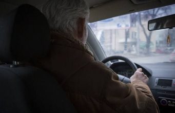 С 1 ноября водителям в Молдове грозит штраф за езду без включённых фар