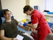 Семь медучреждений Молдовы и Национальный центр переливания крови получили оборудование для обработки плазмы