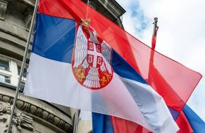 В Сербии проходят досрочные парламентские выборы