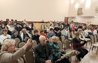 В столичном лицее имени Гоголя прозвучали стихи Есенина