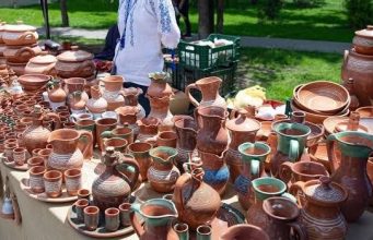 От катринц до мини-баров: в Сынжерее открылась ярмарка местных производителей